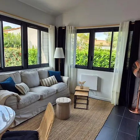 Holiday home Les De L'airial Pignots